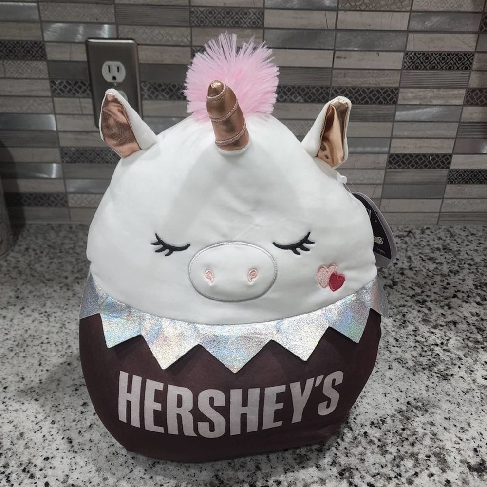 SQUISHMALLOWS Hershey's closed eye Sofia 8" Pegasus new!!!‎